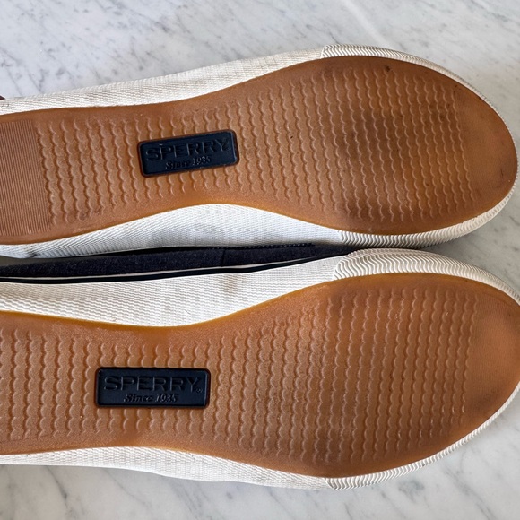 Speedy navy blue boat shoes m. Women's 9. New w/out tags. Navy blue /Denim - Picture 3 of 5